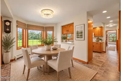 19 Lynne Ct, Lanesborough, MA 01237 - Photo 12