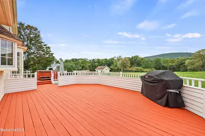 19 Lynne Ct, Lanesborough, MA 01237 - Photo 40