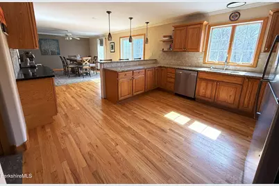 4 Filomena Dr, Pittsfield, MA 01201 - Photo 6