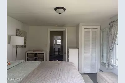 30 Lucille St, Pittsfield, MA 01201 - Photo 8