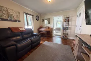30 Lucille St, Pittsfield, MA 01201 - Photo 2