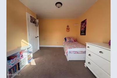30 Lucille St, Pittsfield, MA 01201 - Photo 12