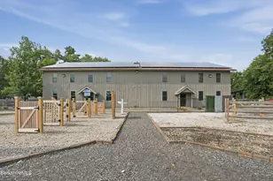560 S Main St, Sheffield, MA 01257 - Photo 2