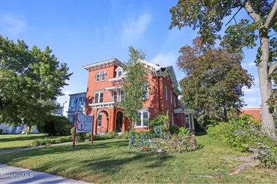 42 Wendell Ave, Pittsfield, MA 01201 - Photo 2