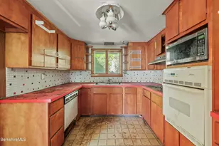 8 Lower Linden St, Adams, MA 01220 - Photo 12