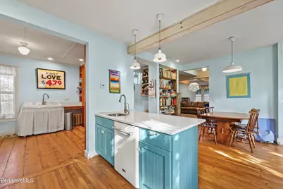 1081 West St, Pittsfield, MA 01201 - Photo 16