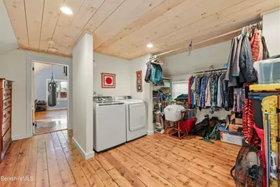 1081 West St, Pittsfield, MA 01201 - Photo 28