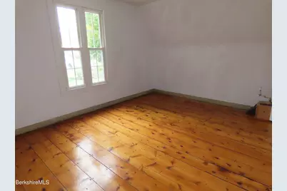 127 Depot St, Cheshire, MA 01225 - Photo 16