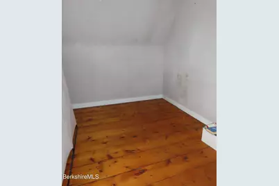 127 Depot St, Cheshire, MA 01225 - Photo 20