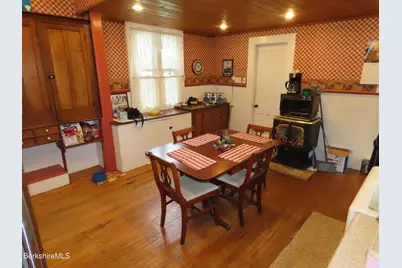 127 Depot St, Cheshire, MA 01225 - Photo 6