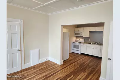 39 Onota St #Unit 1, Pittsfield, MA 01201 - Photo 6