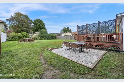 453 Elm St, Pittsfield, MA 01201 - Photo 46