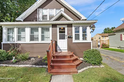 453 Elm St, Pittsfield, MA 01201 - Photo 2
