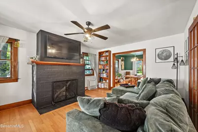 453 Elm St, Pittsfield, MA 01201 - Photo 12