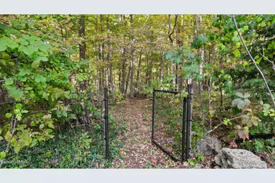 37 Broadview Ter, Pittsfield, MA 01201 - Photo 28