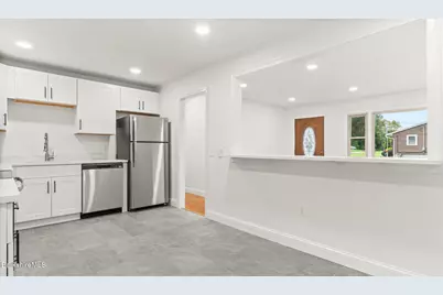 37 Broadview Ter, Pittsfield, MA 01201 - Photo 12