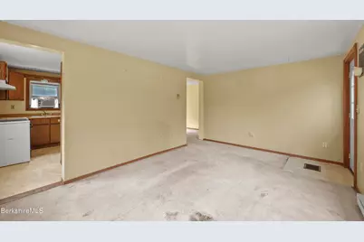 40 Central Shaft Rd, Florida, MA 01247 - Photo 10