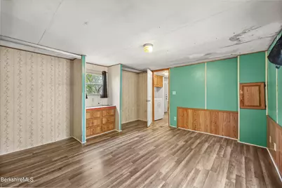 [Address not provided], Hinsdale, MA 01235 - Photo 14