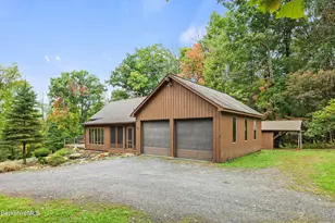 525 Rote Hill Rd, Sheffield, MA 01257 - Photo 10