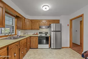 25 Brighton Ave, Pittsfield, MA 01201 - Photo 12