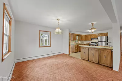 25 Brighton Ave, Pittsfield, MA 01201 - Photo 8