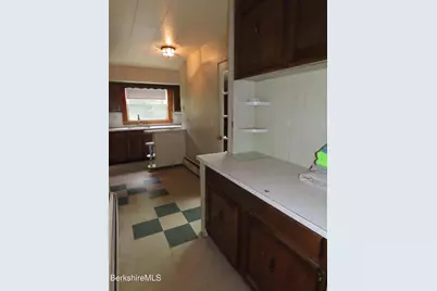 9 Summer St, Adams, MA 01220 - Photo 28