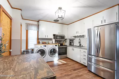 17 Goodman Ln, Pittsfield, MA 01201 - Photo 8