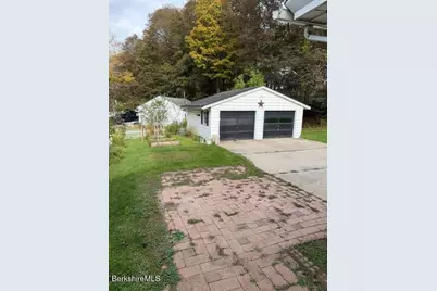 8 1/2 Orchard St, Adams, MA 01220 - Photo 16