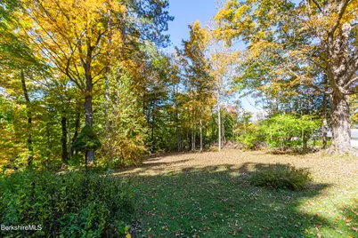 1020 Williams St, Pittsfield, MA 01201 - Photo 24