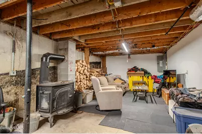 31 Old Carriage Rd, Becket, MA 01223 - Photo 24