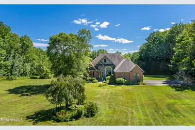 13 Silver St, Lanesborough, MA 01237 - Photo 2