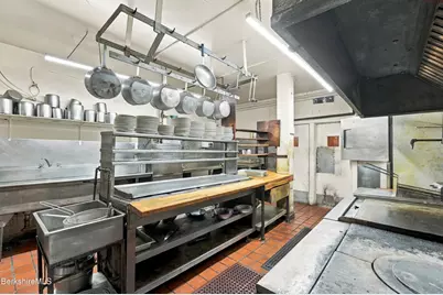 100 Fenn St, Pittsfield, MA 01201 - Photo 22