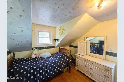 36 Randall St, Adams, MA 01220 - Photo 14