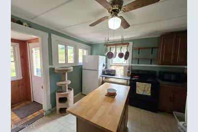 36 Randall St, Adams, MA 01220 - Photo 6
