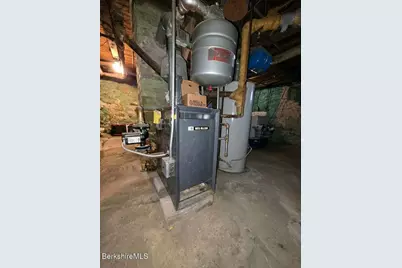 36 Randall St, Adams, MA 01220 - Photo 16