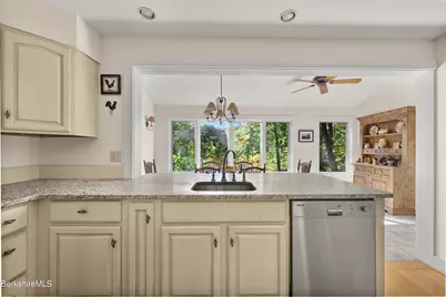 34 Pixley Hill Rd, West Stockbridge, MA 01266 - Photo 10
