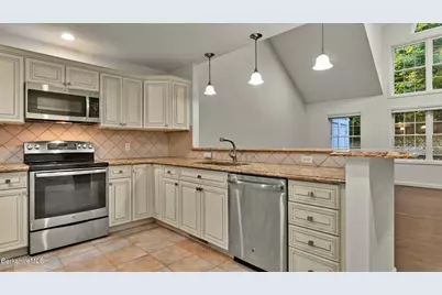 9102 Mountainside Dr #9102, Hancock, MA 01237 - Photo 6