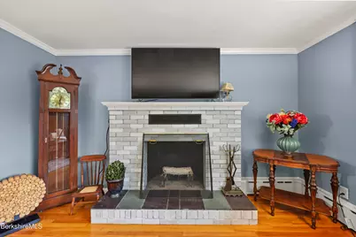 4 Glendale Dr, Adams, MA 01220 - Photo 10