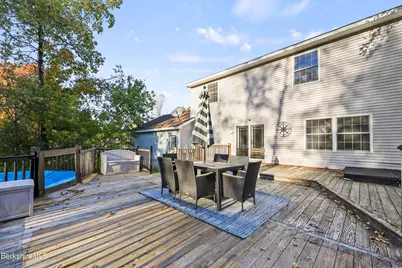 9 Redmond Ln, Pittsfield, MA 01201 - Photo 36