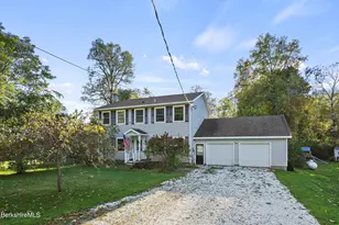 9 Redmond Ln, Pittsfield, MA 01201 - Photo 2