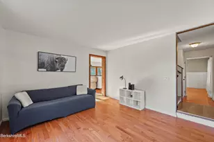9 Redmond Ln, Pittsfield, MA 01201 - Photo 6
