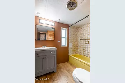 245 Cheshire Rd #5, Pittsfield, MA 01201 - Photo 12