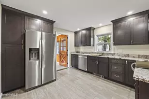 6 Park Cir Dr, Dalton, MA 01226 - Photo 10