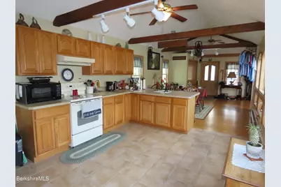 111 Franklin St, North Adams, MA 01247 - Photo 10