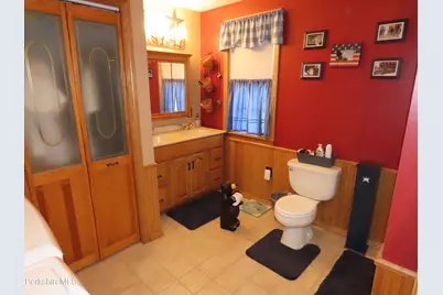 111 Franklin St, North Adams, MA 01247 - Photo 18