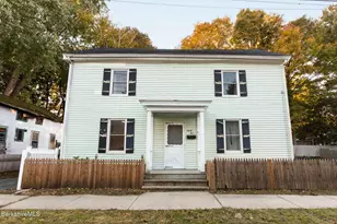 35 Danforth Ave, Pittsfield, MA 01201 - Photo 1