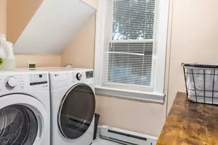 35 Danforth Ave, Pittsfield, MA 01201 - Photo 16