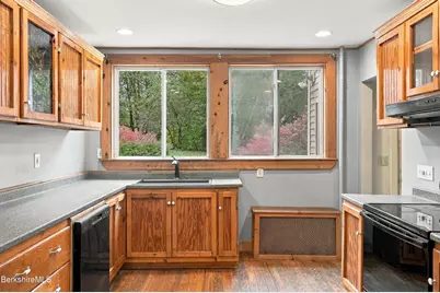55 Fairview Ave, Pittsfield, MA 01201 - Photo 32