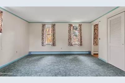 3 Pleasant View Dr, Great Barrington, MA 01230 - Photo 8