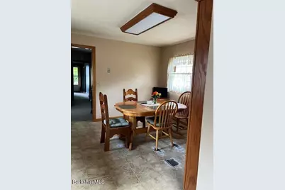 27 Maple Ave, Chester, MA 01011 - Photo 4